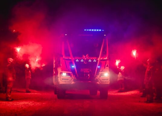 Gdy mróz ustępuje miejsca dumie. Nowy strażacki rozdział w Mąkoszycach
