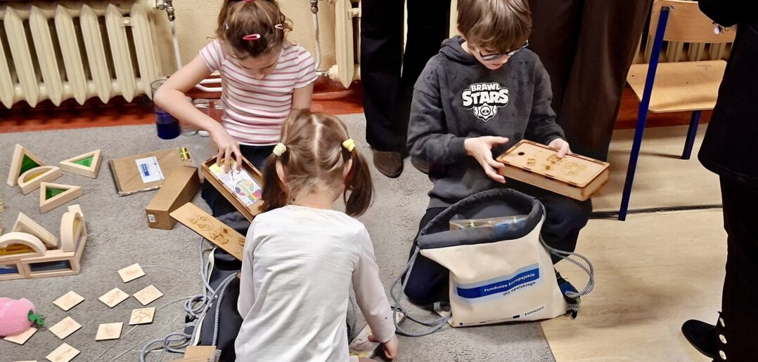 Terapia, która dojeżdża do dzieci. Mobilne sale sensoryczne już w powiecie nyskim Terapia, która dojeżdża do dzieci. Mobilne sale sensoryczne już w powiecie nyskim