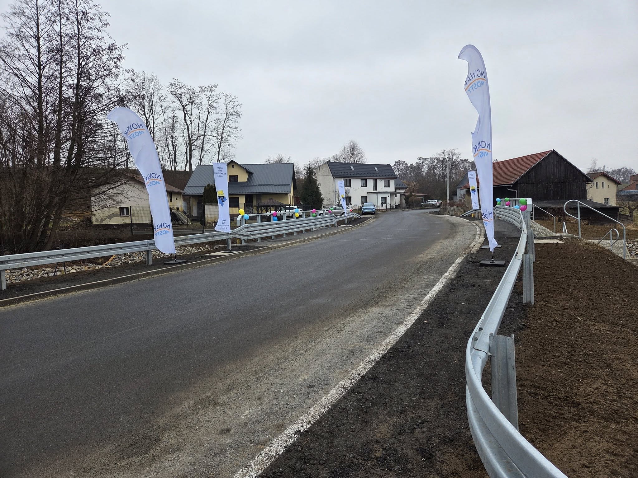 Nowy most w Dzielawach. Przeprawa na drodze 421 gotowa po pół roku prac