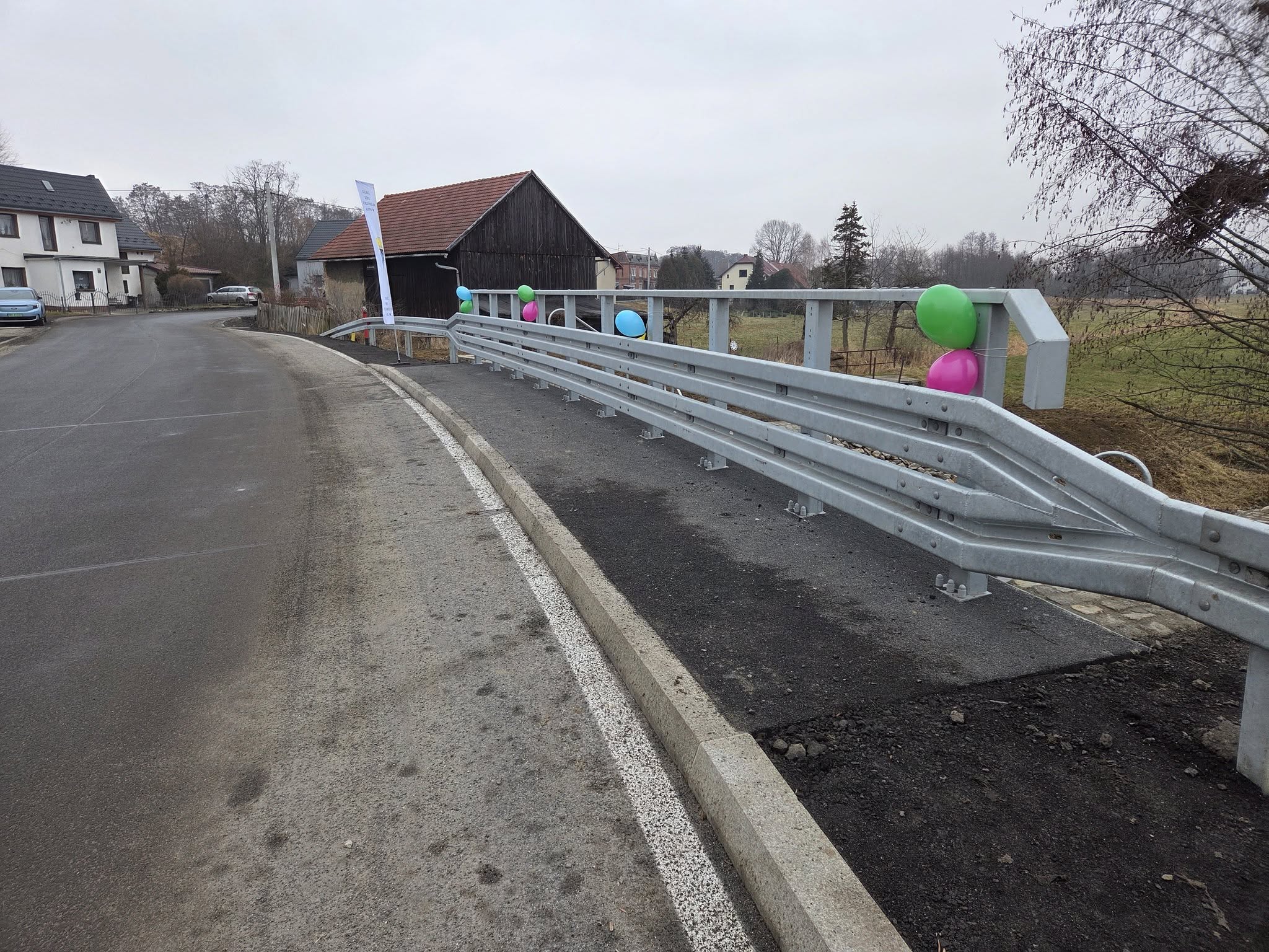 Nowy most w Dzielawach. Przeprawa na drodze 421 gotowa po pół roku prac