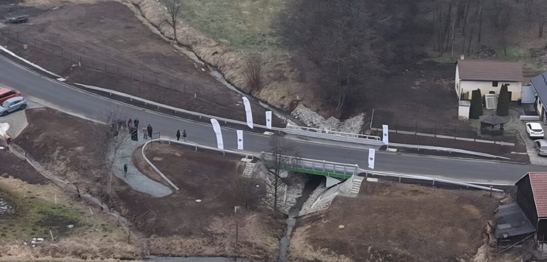 Nowy most w Dzielawach. Przeprawa na drodze 421 gotowa po pół roku prac Nowy most w Dzielawach. Przeprawa na drodze 421 gotowa po pół roku prac