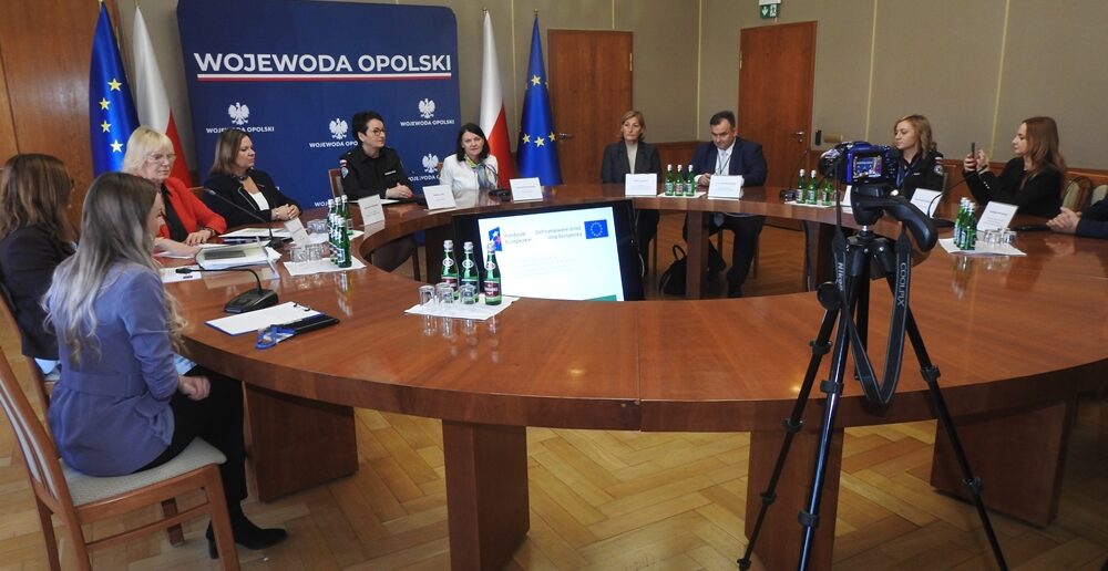 Nowoczesna łączność dla opolskiego ratownictwa medycznego już działa. Opolskie nadaje ton Nowoczesna łączność dla opolskiego ratownictwa medycznego już działa. Opolskie nadaje ton