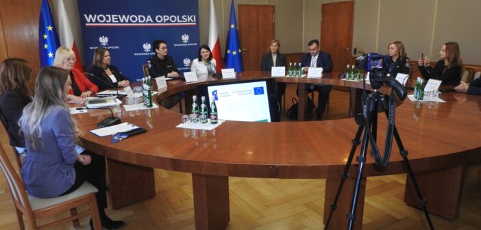 Nowoczesna łączność dla opolskiego ratownictwa medycznego już działa. Opolskie nadaje ton