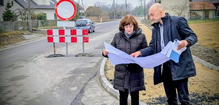 Ul. Sp&oacute;racka w Krasiejowie na finiszu. Kluczowa droga powiatowa zmienia standard