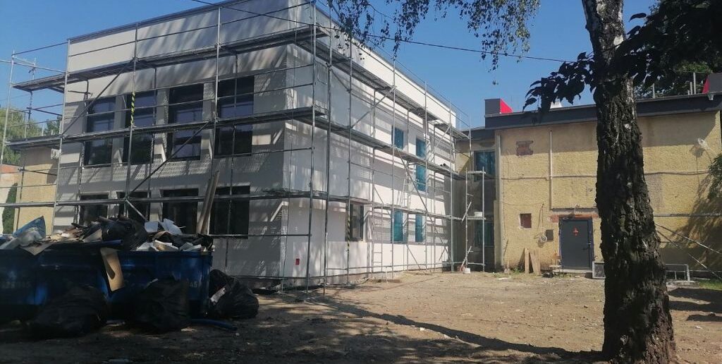 Od zapowiedzi do realizacji. Urząd Gminy w Chrząstowicach zmienia się krok po kroku