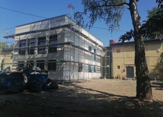 Od zapowiedzi do realizacji. Urząd Gminy w Chrząstowicach zmienia się krok po kroku