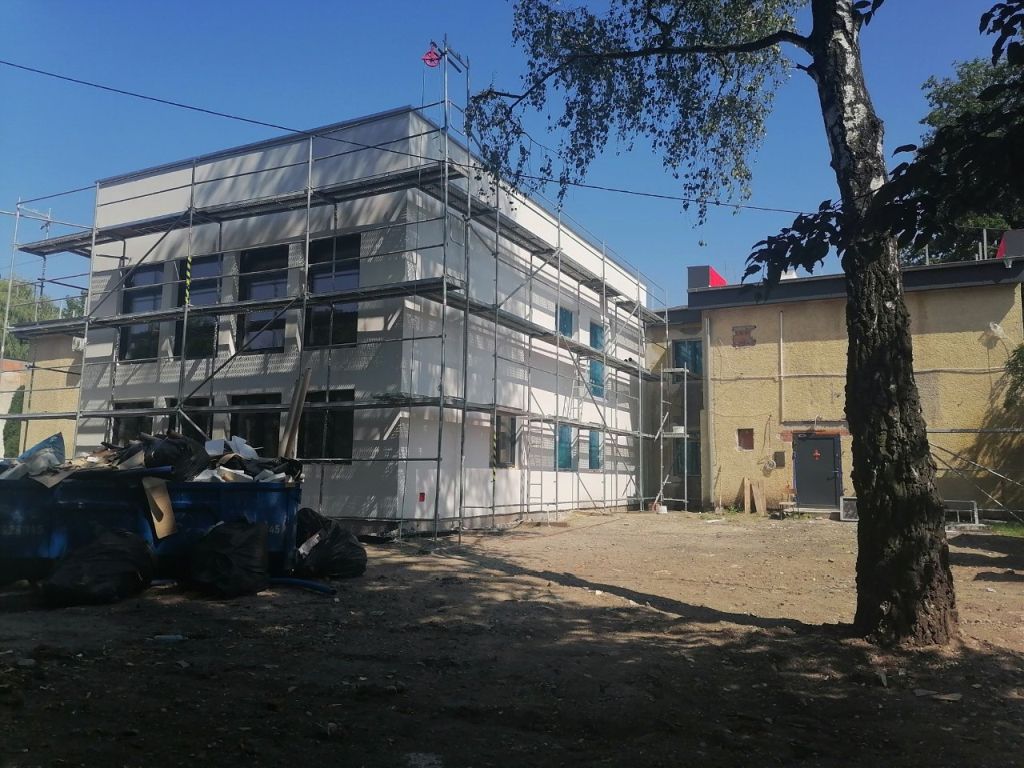 Od zapowiedzi do realizacji. Urząd Gminy w Chrząstowicach zmienia się krok po kroku