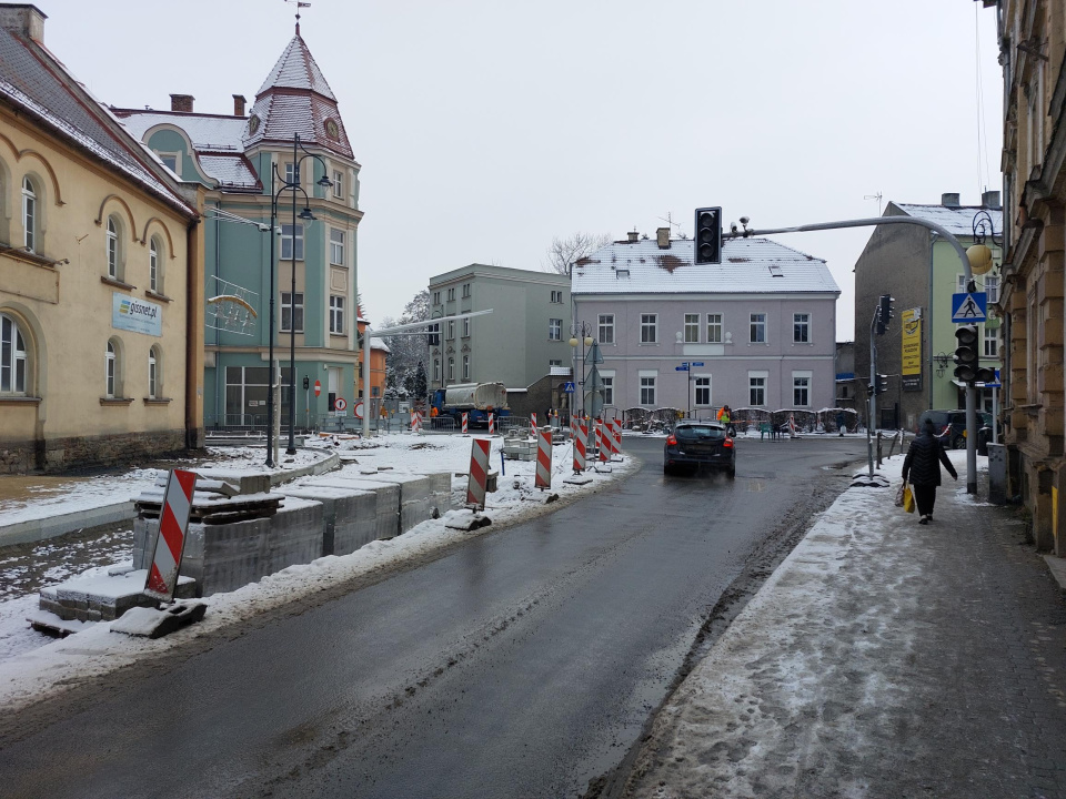 Nocne zmiany na kluczowym skrzyżowaniu w Głuchołazach. Kolejny etap rozbudowy DK4