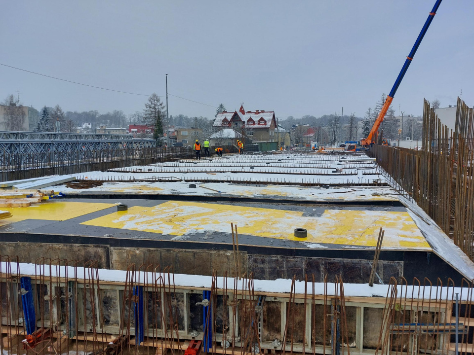 Nocne zmiany na kluczowym skrzyżowaniu w Głuchołazach. Kolejny etap rozbudowy DK4