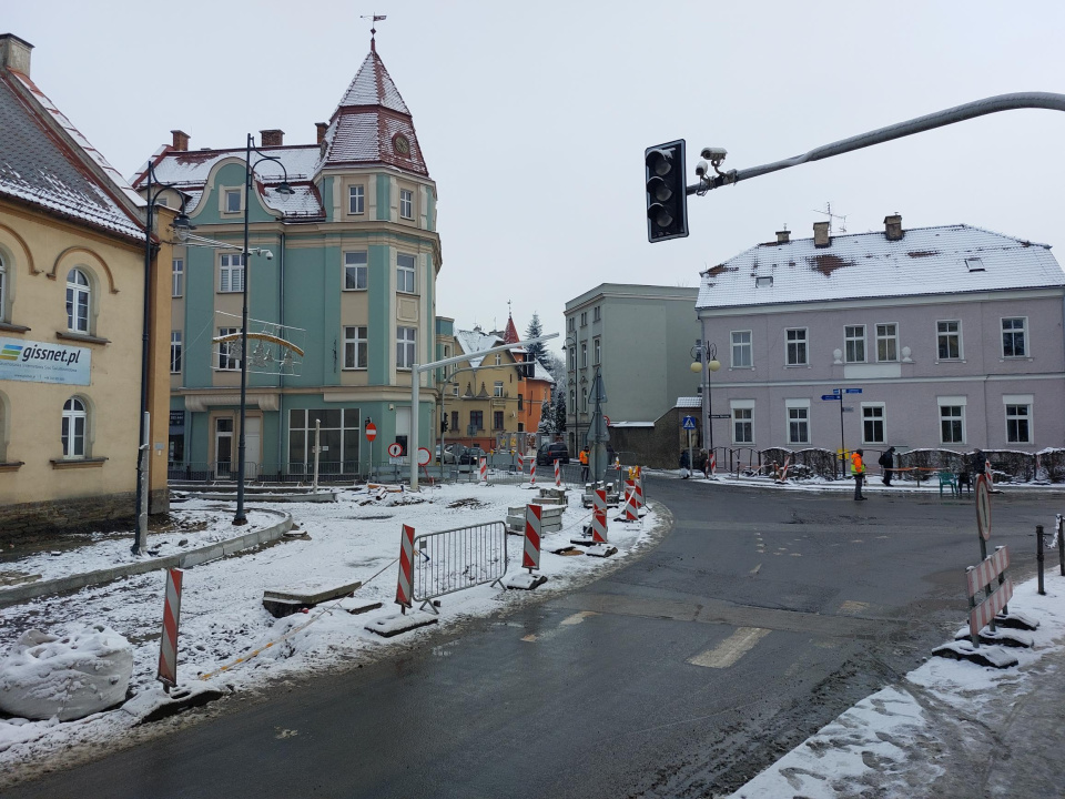 Nocne zmiany na kluczowym skrzyżowaniu w Głuchołazach. Kolejny etap rozbudowy DK4