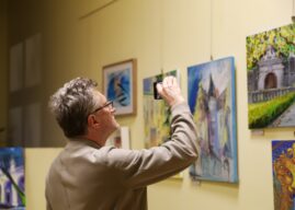 Zamek, który pachnie książkami – z niespodzianką