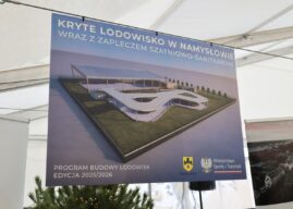 Ponad 11 mln zł na lodowiska. Umowy podpisane w Namysłowie