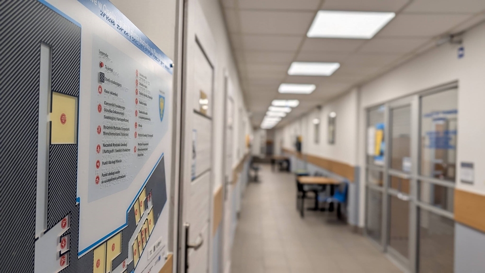 Geodezja w Powiecie Opolskim przyspiesza. Opłatomat już działa, wkrótce płatności skanem i sztuczna inteligencja