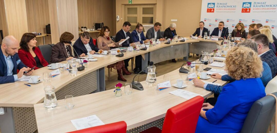 Konwent Powiat&oacute;w: zielone światło dla planu, kt&oacute;ry ma uporządkować zdrowie w regionie