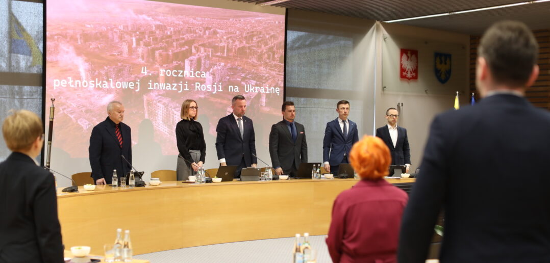 Sejmik w cieniu rocznicy i z konkretnymi decyzjami finansowymi