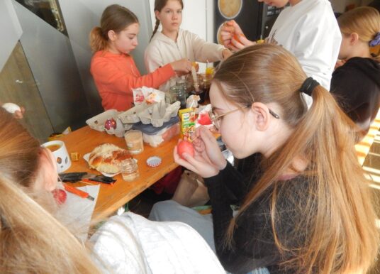 Rekord na kroszonkowym froncie. 180 młodych twórców w Muzeum Wsi Opolskiej