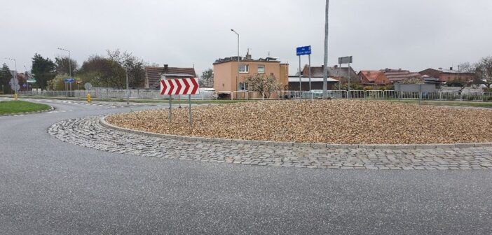 Ekrany akustyczne na skrzyżowaniu DK42 i DK45 w Ligocie Dolnej. Miesiąc utrudnień na obwodnicy Kluczborka