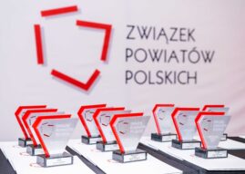 Opolskie Perły Samorządności: Powiat Opolski i Prudnicki w Krajowej Elicie
