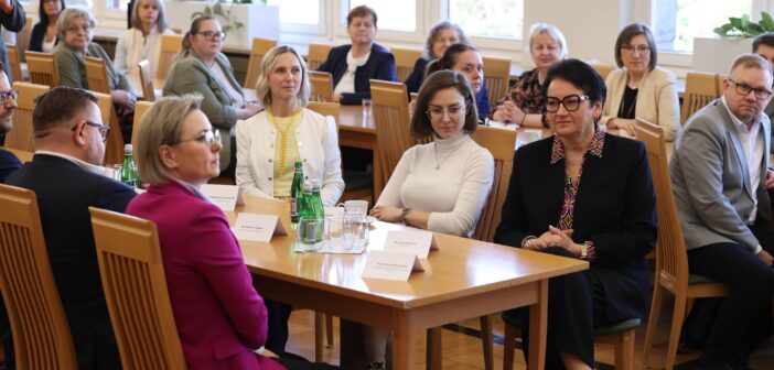 Dialog i konkretne wsparcie dla trzeciego sektora. Spotkanie organizacji pozarządowych w Opolu