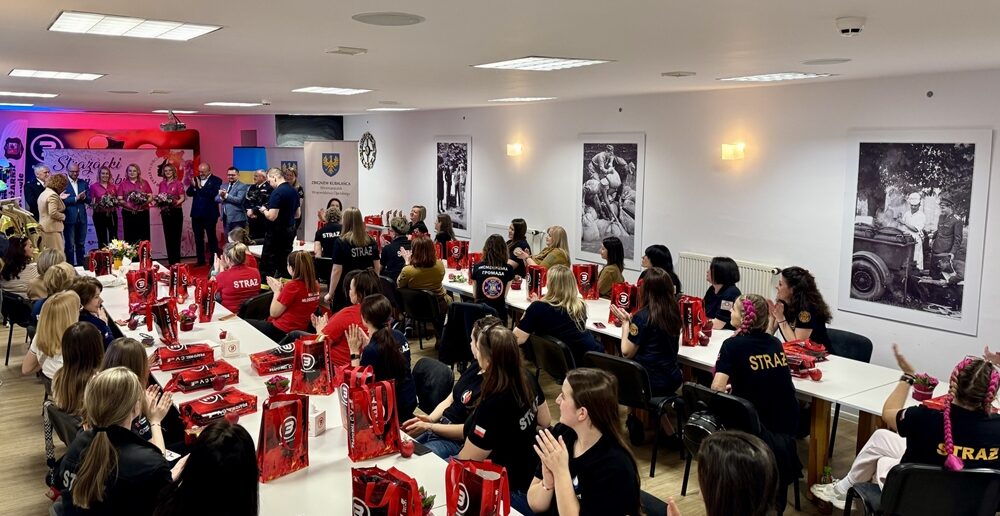 Siła jest kobietą. Strażacki Dzień Kobiet w Turawie Siła jest kobietą. Strażacki Dzień Kobiet w Turawie