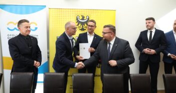 Kolejne 39 milion&oacute;w złotych na odbudowę po powodzi. Samorządy powiatu brzeskiego z unijnym wsparciem