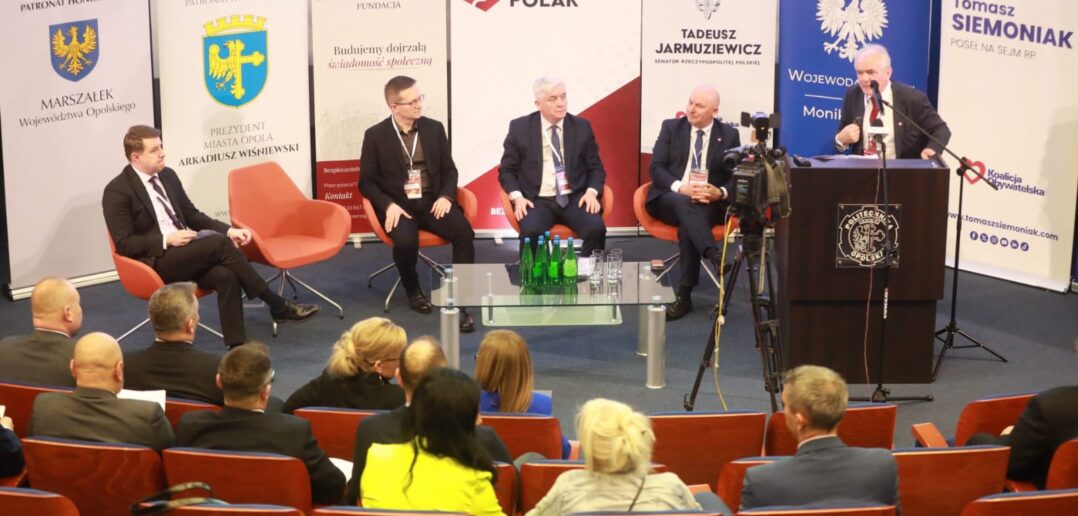 Samorząd na pierwszej linii frontu. Relacja z konferencji „Bezpieczny Polak 2026” w Opolu Samorząd na pierwszej linii frontu. Relacja z konferencji „Bezpieczny Polak 2026” w Opolu