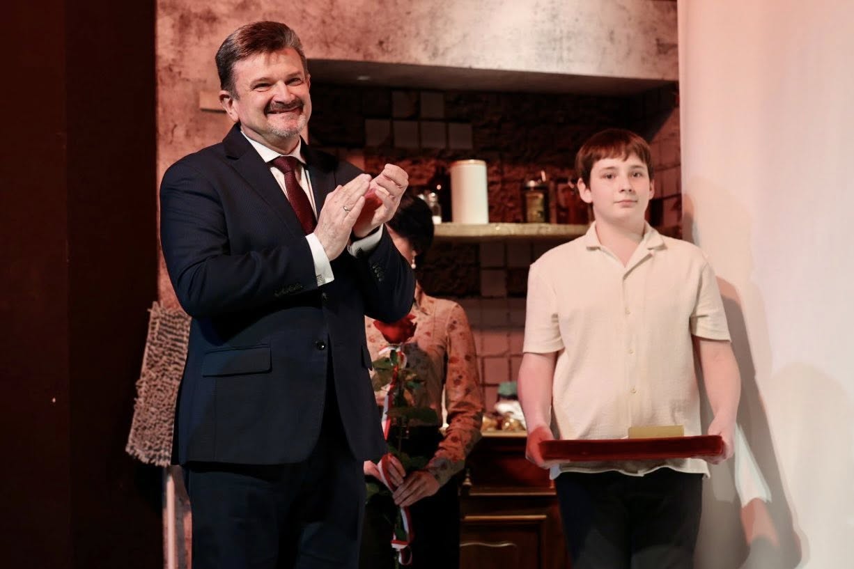 Magia na deskach i medal na piersi: Jubileusz filarów opolskiej sceny