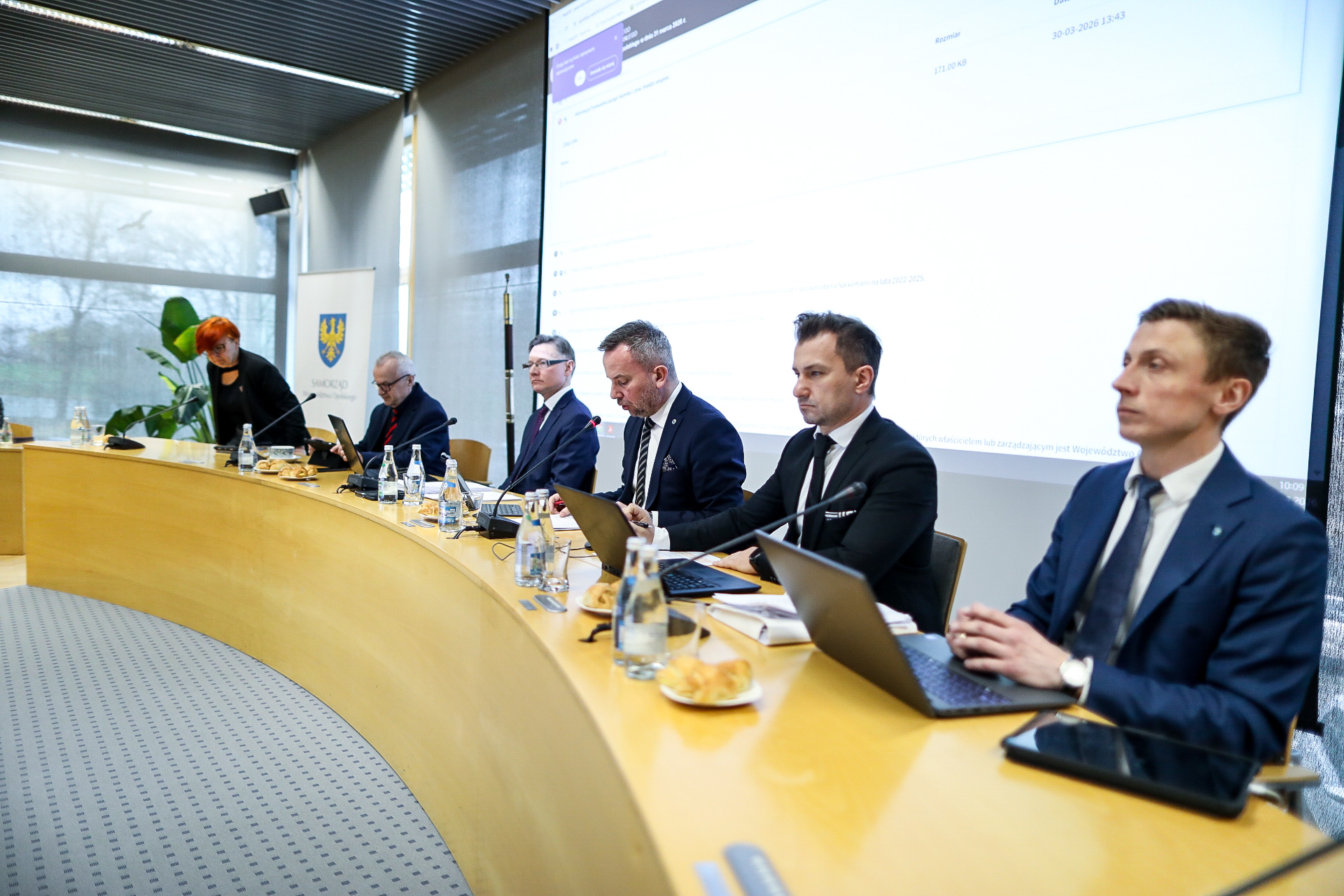 Sejmik o sprawach społecznych, współpracy zagranicznej i inwestycjach drogowych