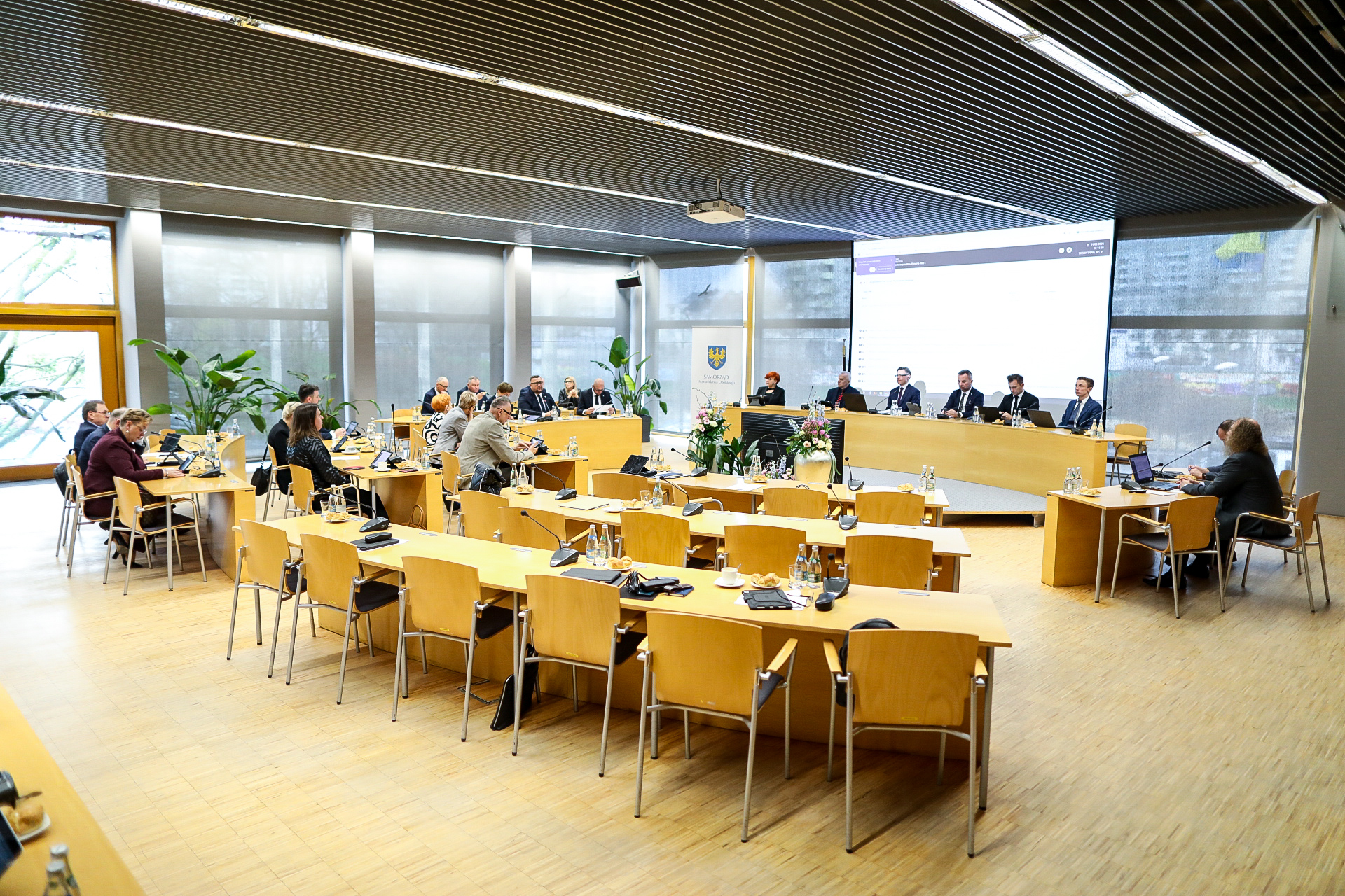 Sejmik o sprawach społecznych, współpracy zagranicznej i inwestycjach drogowych