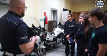 Mundur od środka. Młodzi zajrzeli za kulisy pracy opolskiej Policji