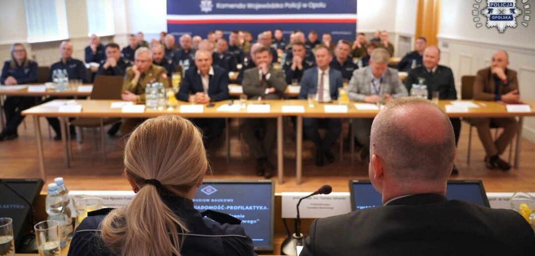 Nauka w służbie bezpieczeństwa. Eksperci i policjanci debatowali w Opolu nad przyszłością transportu