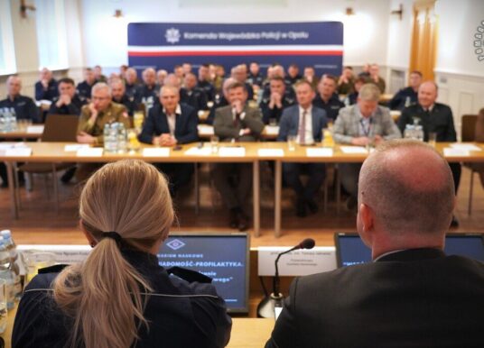 Nauka w służbie bezpieczeństwa. Eksperci i policjanci debatowali w Opolu nad przyszłością transportu