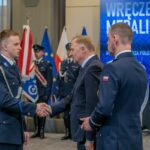 Cena odwagi wyższa niż strach. Opolscy Policjanci z medalami za ratowanie życia