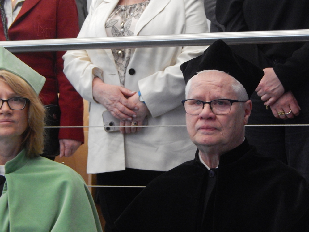 Uniwersytet dorasta do własnej legendy