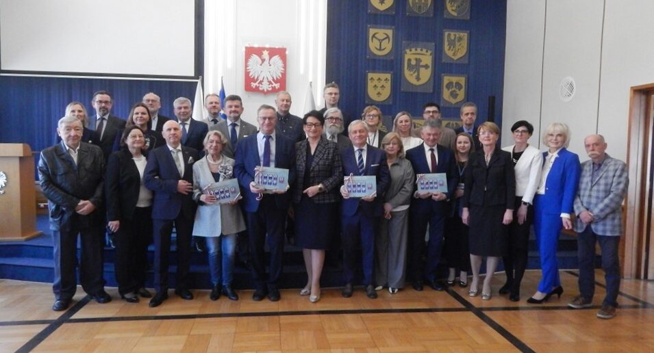 Twarze Opolszczyzny: Galeria Wojewod&oacute;w jako lekcja ciągłości i szacunku