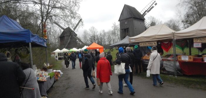 Kolorowa Niedziela Palmowa w Bierkowicach. Tłumy na 49. Jarmarku Wielkanocnym [ZDJĘCIA]