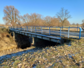 Nowy most zamiast zniszczonej przeprawy. Narok odbudowuje się po powodzi