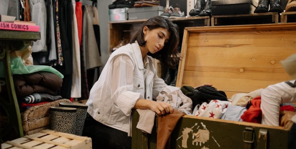 Dlaczego warto kupować rzeczy z drugiej ręki?