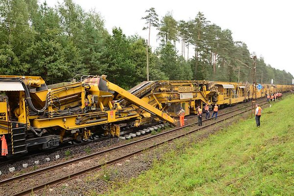 Duże zmiany na torach w regionie już w niedzielę. Autobusy zastąpią pociągi na dwóch ważnych liniach
