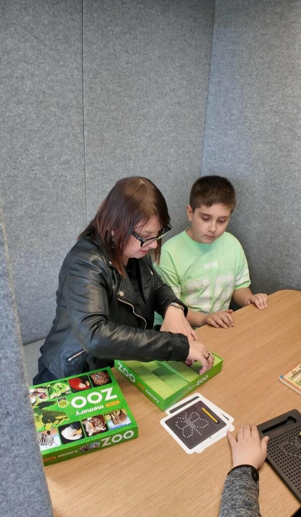 „Bezpieczna przystań” wśród szkolnego zgiełku. W Niemodlinie powstała unikatowa kapsuła wyciszeń