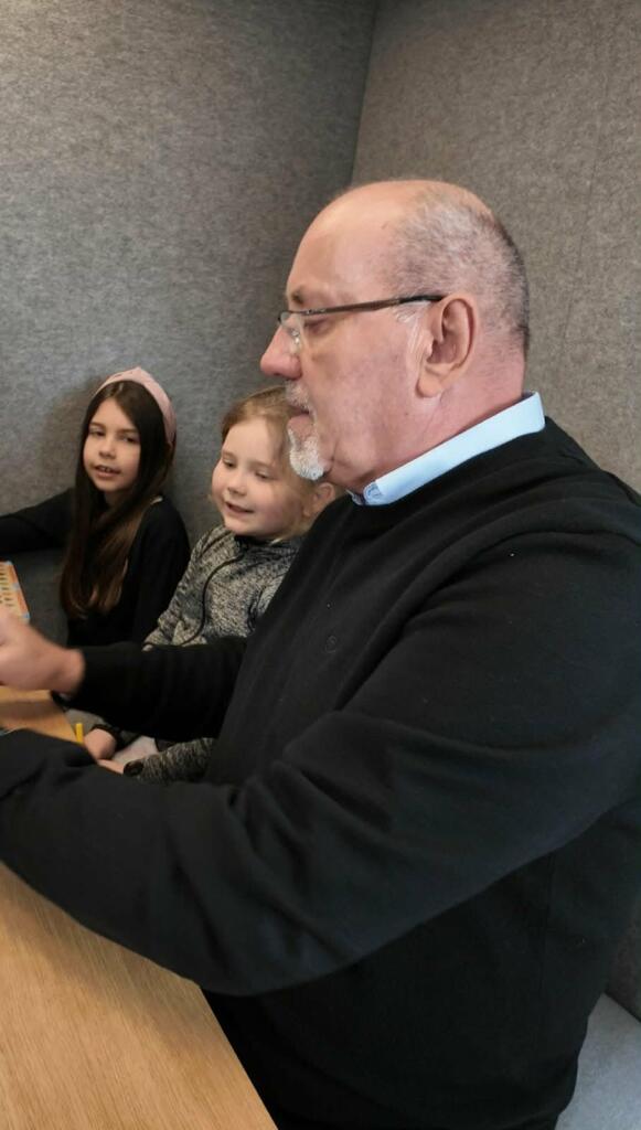 „Bezpieczna przystań” wśród szkolnego zgiełku. W Niemodlinie powstała unikatowa kapsuła wyciszeń