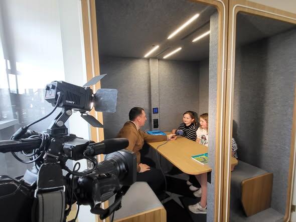 „Bezpieczna przystań” wśród szkolnego zgiełku. W Niemodlinie powstała unikatowa kapsuła wyciszeń „Bezpieczna przystań” wśród szkolnego zgiełku. W Niemodlinie powstała unikatowa kapsuła wyciszeń