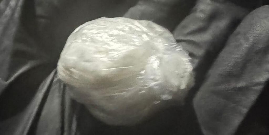 Noc, parking i biały proszek