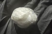 Noc, parking i biały proszek