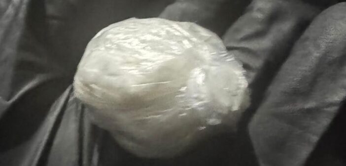 Noc, parking i biały proszek