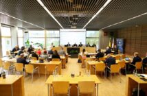 Sesja Sejmiku: Miliony na aktywizację zawodową, renowację zabytk&oacute;w i nową strategię odpadową