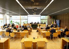 Sesja Sejmiku: Miliony na aktywizację zawodową, renowację zabytków i nową strategię odpadową