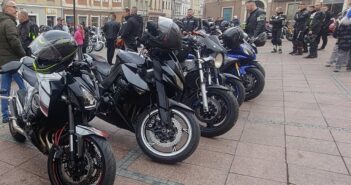 Święcone w kasku, czyli opolski przepis na Motojajeczko