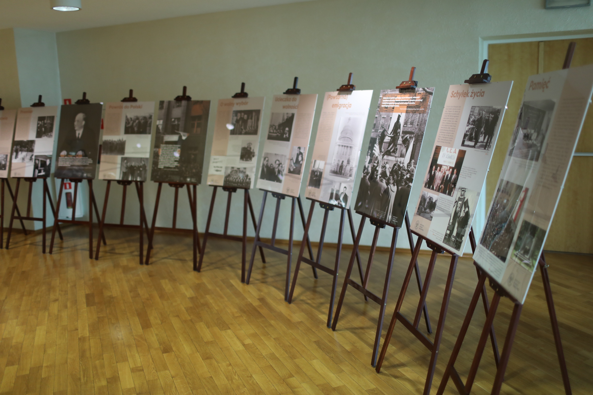 Powrót premiera na dach, czyli opolska lekcja (nie)pokory