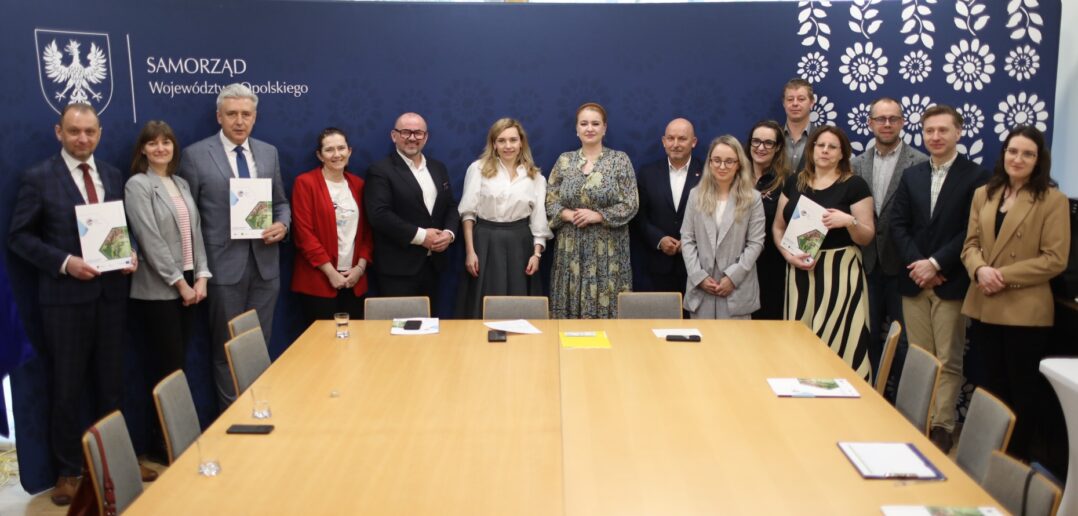 Miliony na opolską wieś: Od lasera dla seniora po rolniczą hamownię